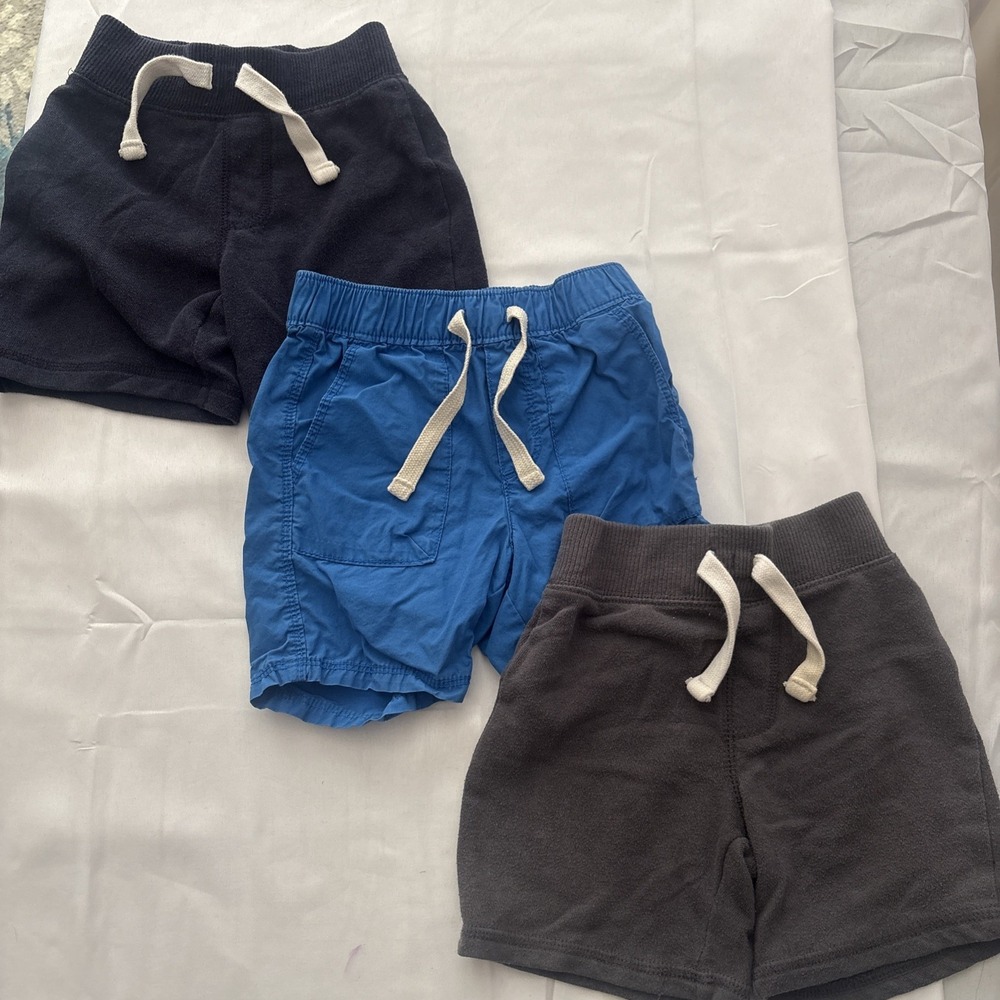 Old Navy Toddler Shorts Lot of 3 Navy Blue Light Blue Grey 2T